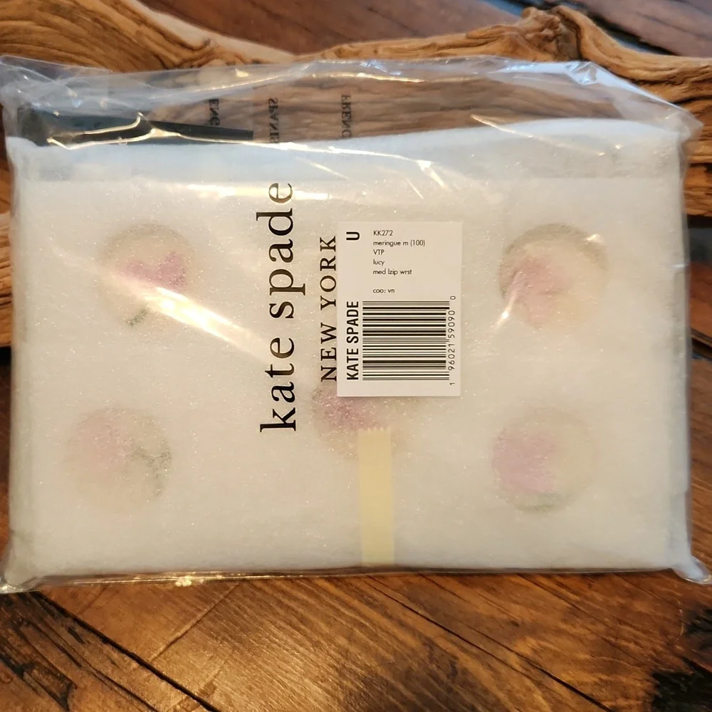 Kate Spade Lucy Applique Medium L-Zip Wristlet